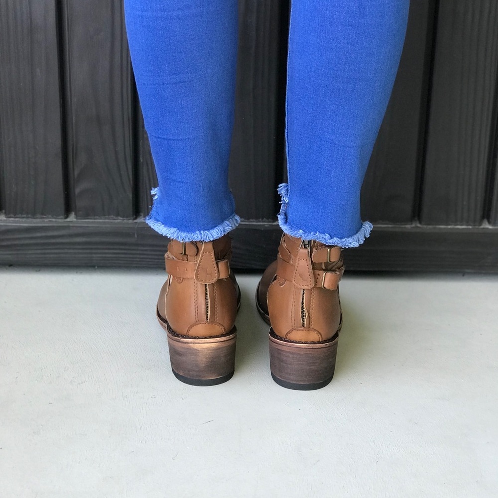 NIB Daphne Distressed Full Grain Leather Boots - Picture 3 of 8